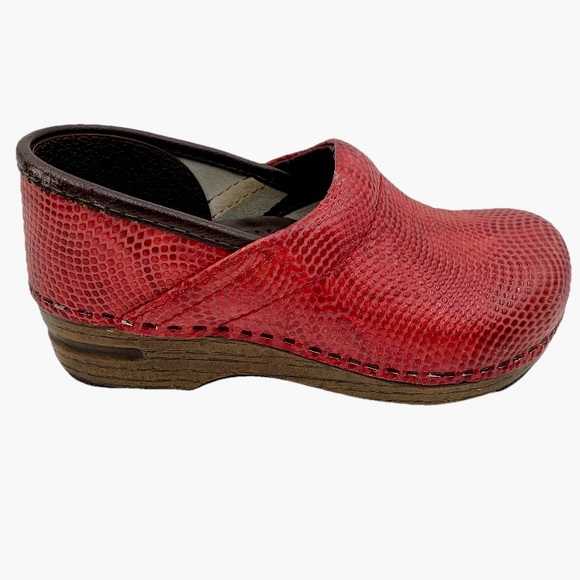 Dankso Clogs Red Leather Toddler Girls US 12 EU 29 Youth Slip On Shoes - Picture 1 of 12